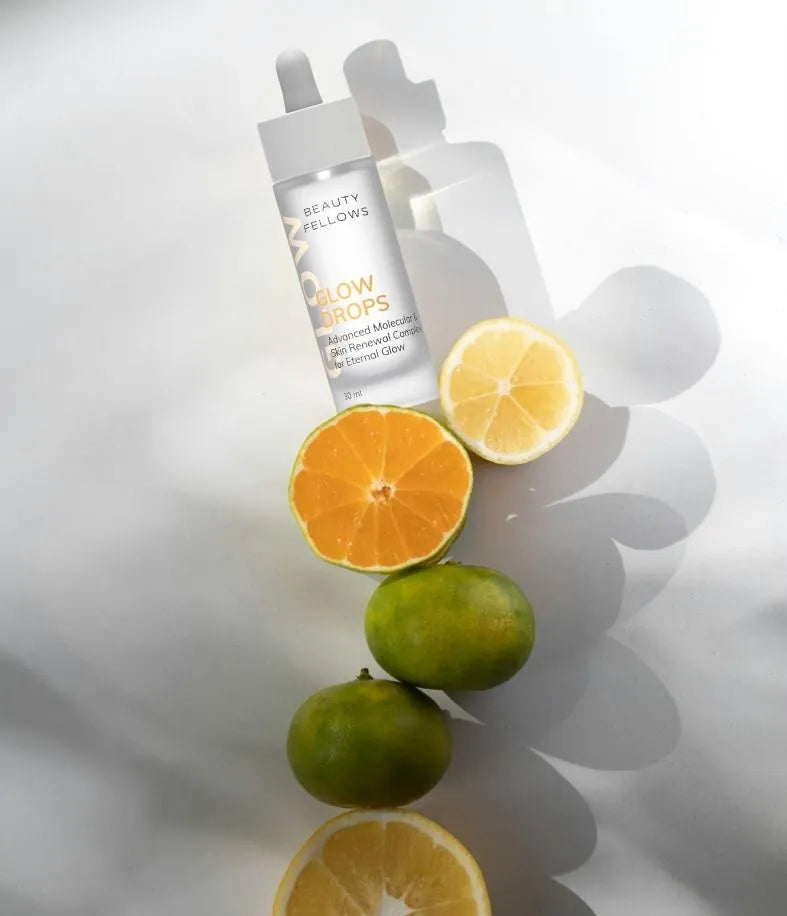 Glow Drops mit frischen Zitrusfrüchten – Vitamin C trifft auf moderne Schweizer Kosmetik.